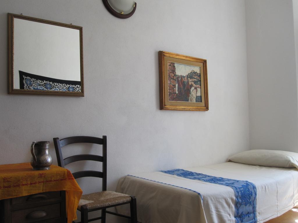 ساساري Campi Elisi B&B الغرفة الصورة